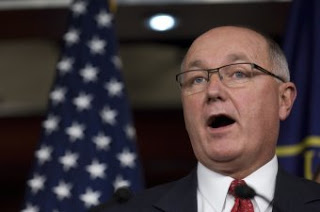 Chinese ad damages Hoekstra’s poll ratings