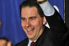 Walker wins thanks to divided union households
