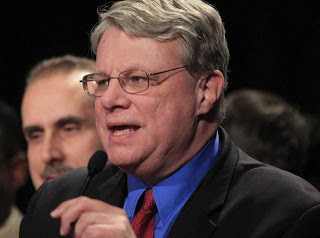 Nasty fight for Dem chair nears final bell