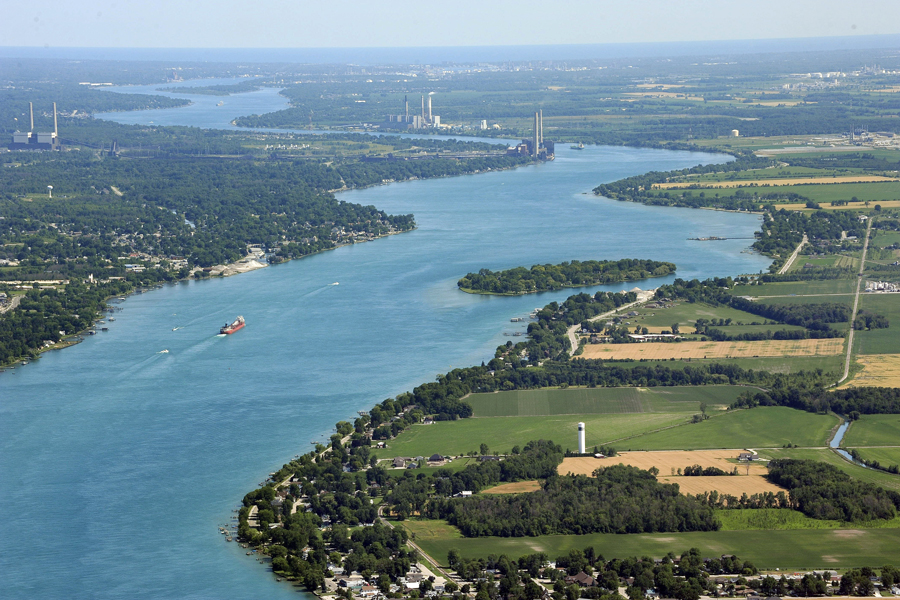 Mackinac oil pipeline overshadows concerns about St. Clair River lines
