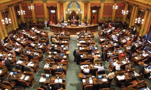 Big-spending business groups behind effort to circumvent minimum wage, sick leave