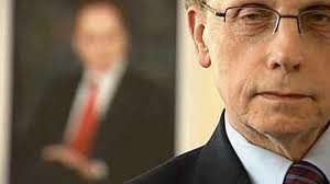 fouts-creepy-closeup