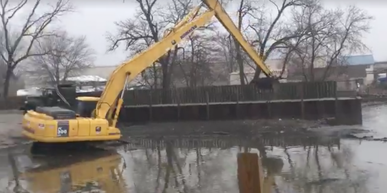 DNR removing tons of sewer muck from Lake St. Clair boat ramps