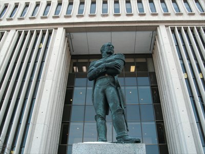 Gen. Macomb descendant wants statue removed